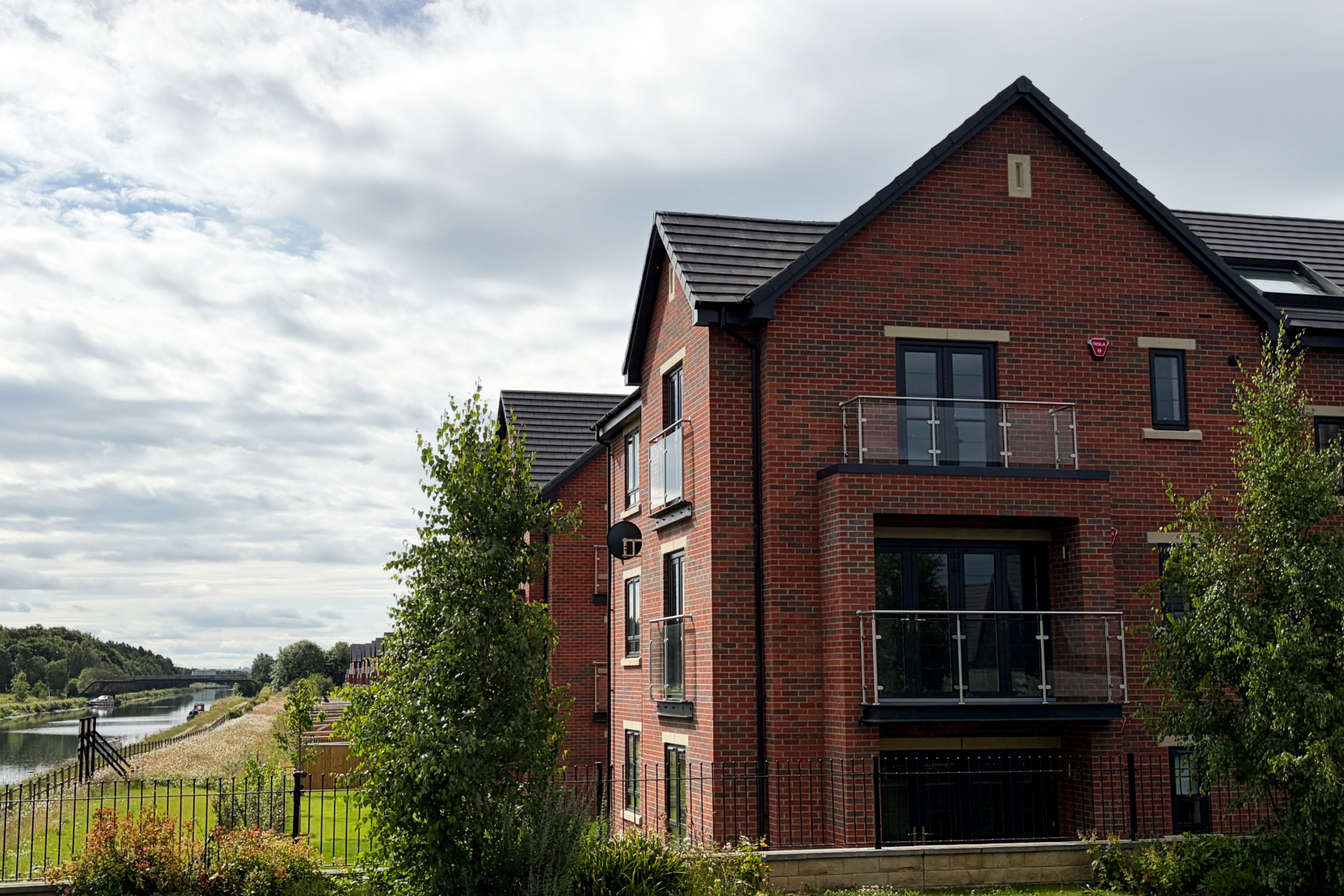 Plot 9 Exterior Side Banner